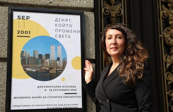 Херо Мустафа посети изложба за 11 септември